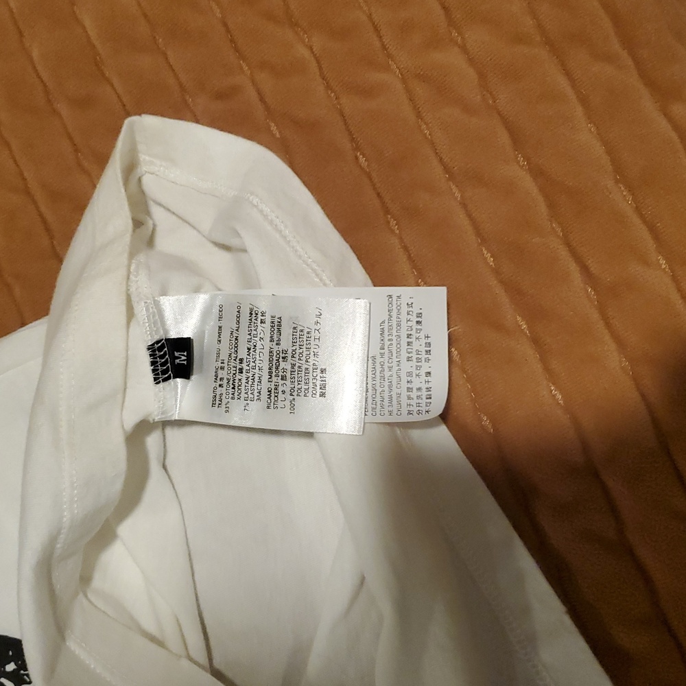 Gucci White Tee with Black Snake Motif - Picture 5 of 5